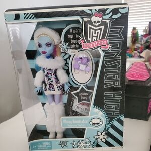 Monster High G1 Abbey Bominable Original First Wave 2011 NIB Authentic